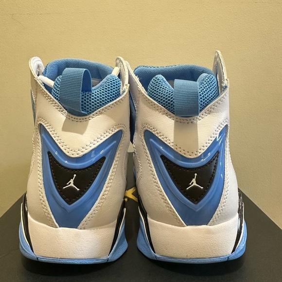 NIB Men Jordan True Flight UNC 342964 140 White/Black/University Blue Shoe - Picture 4 of 5